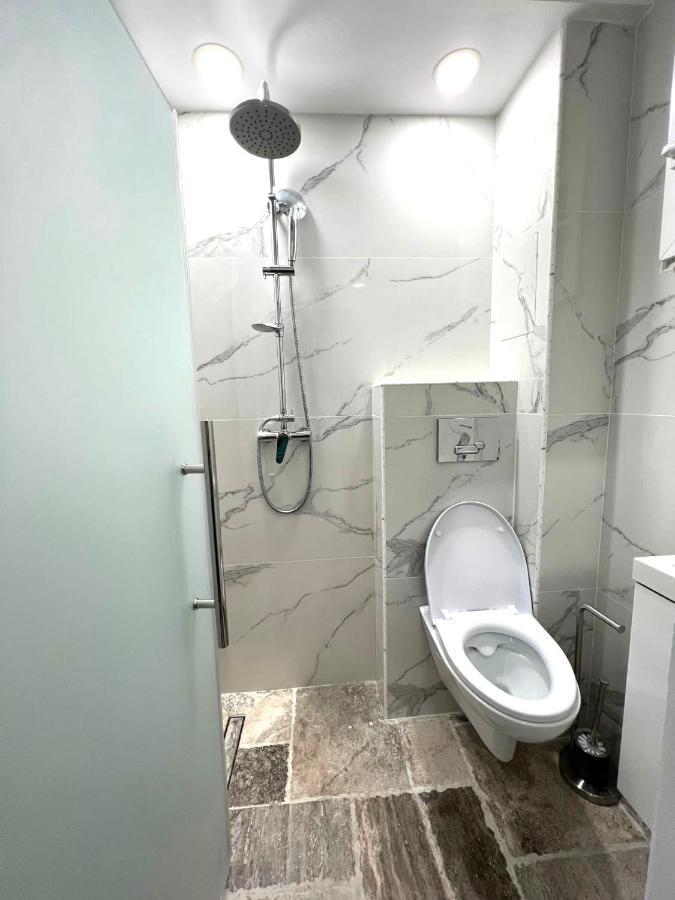 Titan Studio Bucharest Luaran gambar